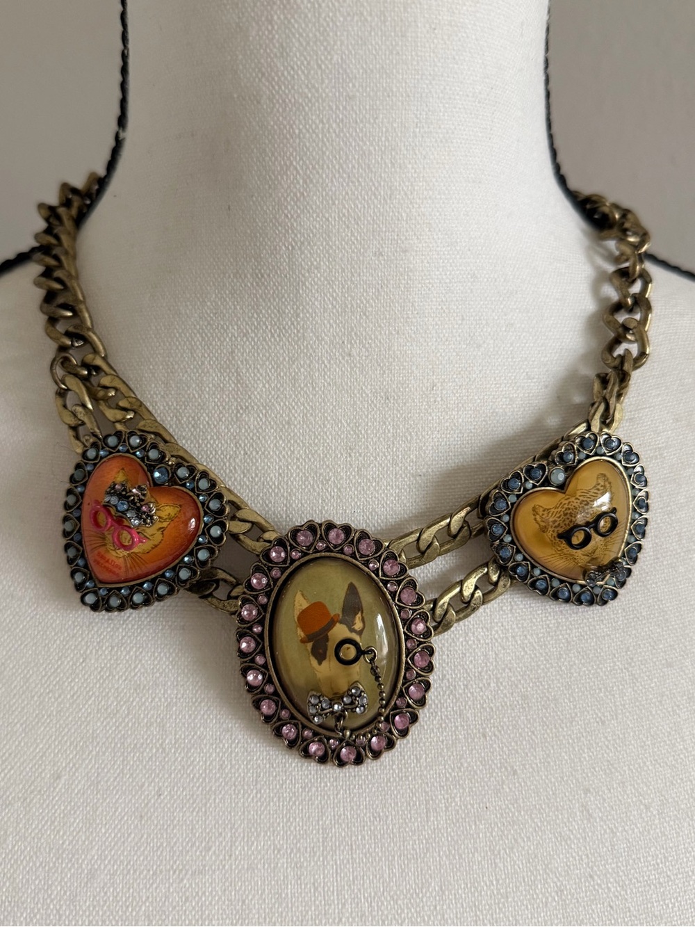 Betsy Johnson rare vintage Cameo Collection Statement Necklace
